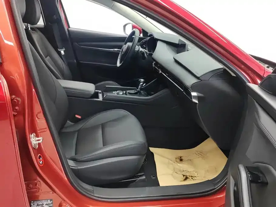 Mazda 3 Axela 2023 из CN, фото 8