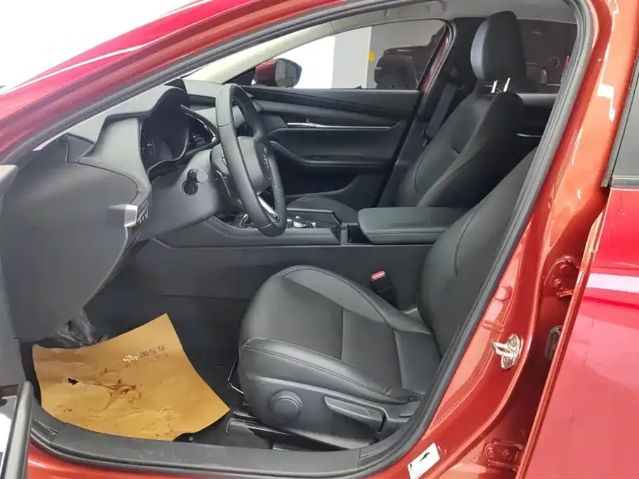 Mazda 3 Axela 2023 из CN, фото 6