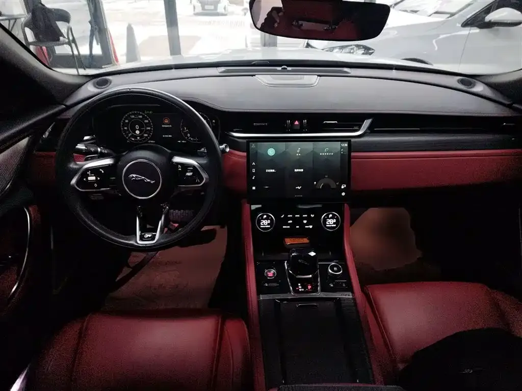 Jaguar XFL 2023 из CN, фото 6