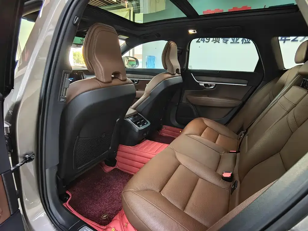 Volvo V90 2021 из CN, фото 3