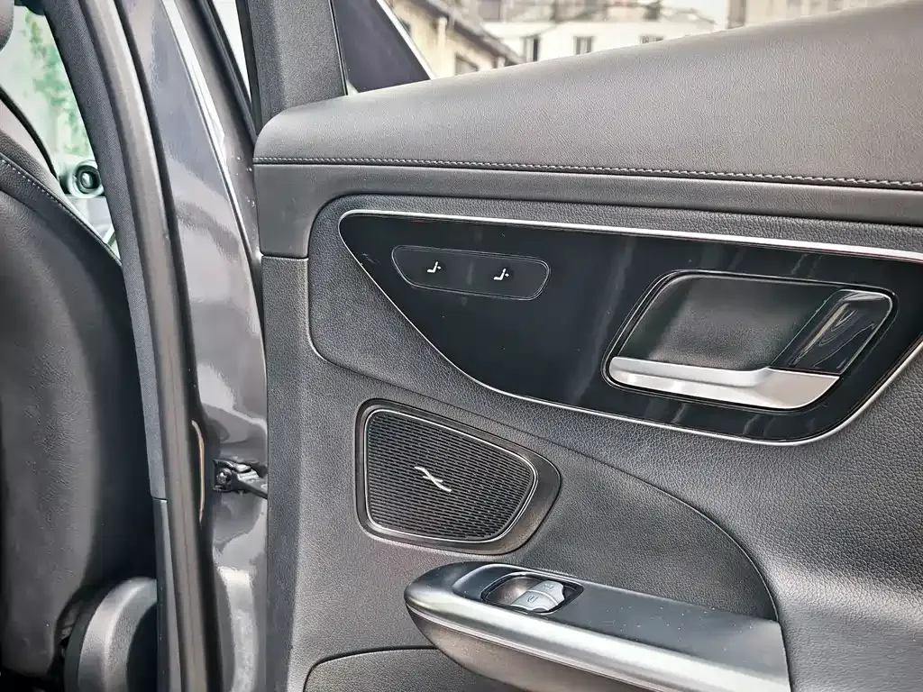 Mercedes-Benz C-Class 2024 из CN, фото 9