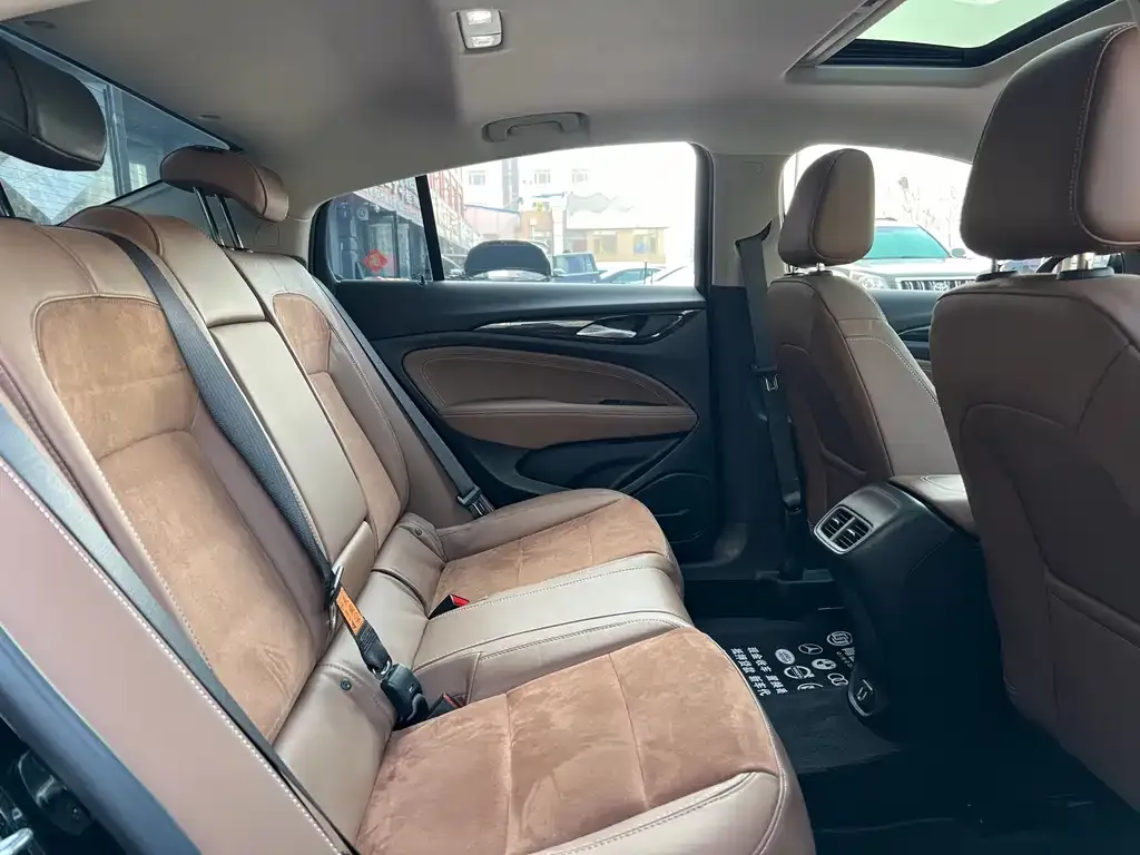 Buick Regal 2022 из CN, фото 3