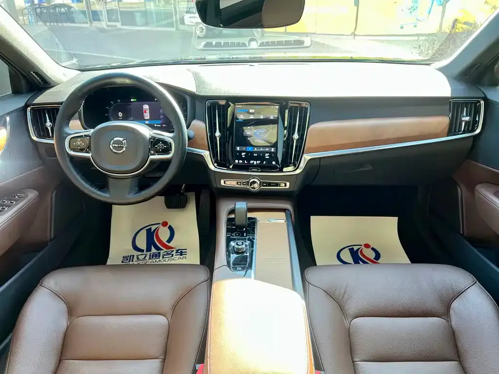 Volvo S90 — фото 10