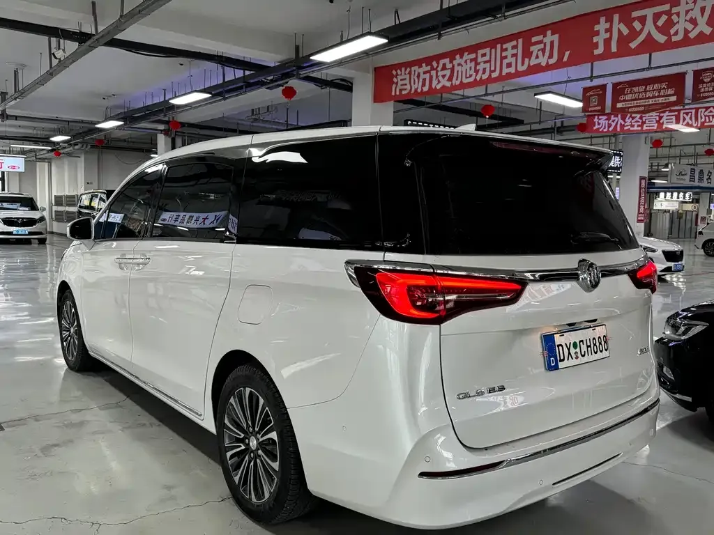 Buick GL8 2023 из CN, фото 9