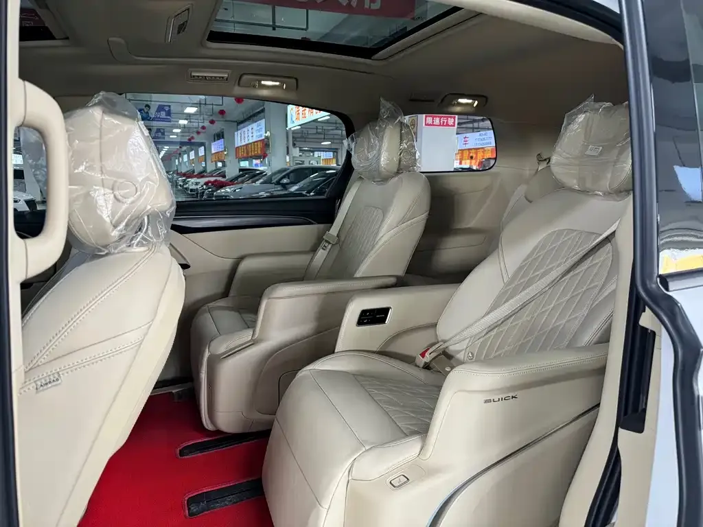 Buick GL8 2023 из CN, фото 2