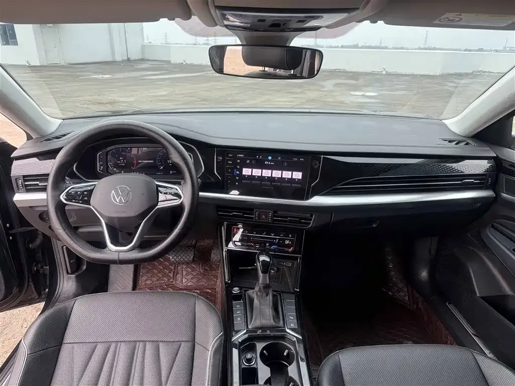 Volkswagen Passat 2023 из CN, фото 2