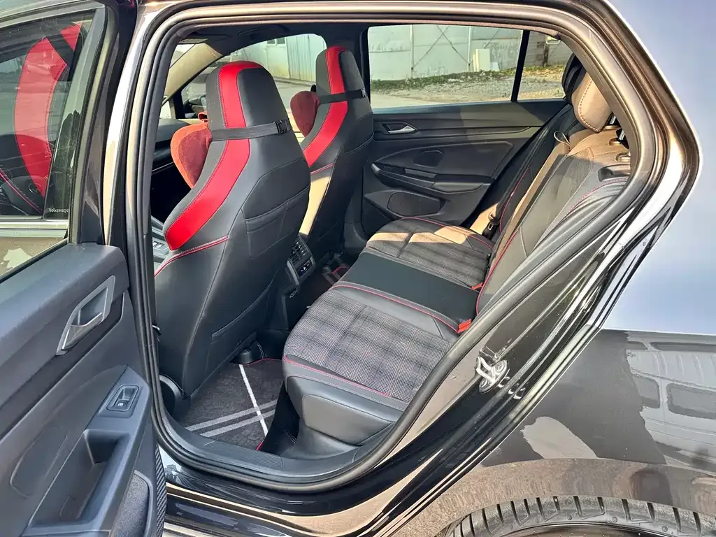 Volkswagen Golf GTI 2023 из CN, фото 10