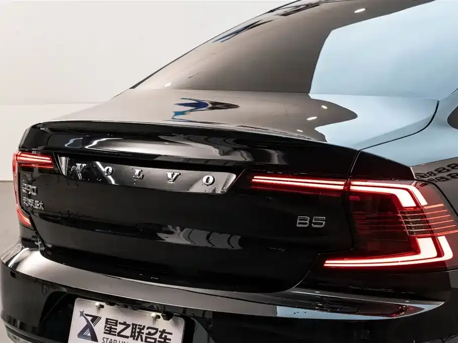 Volvo S90 2025 из CN, фото 2