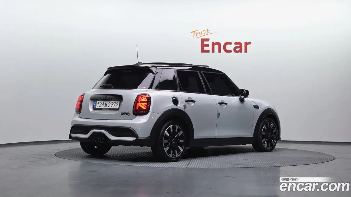 Mini Cooper 2023 из KR, фото 2