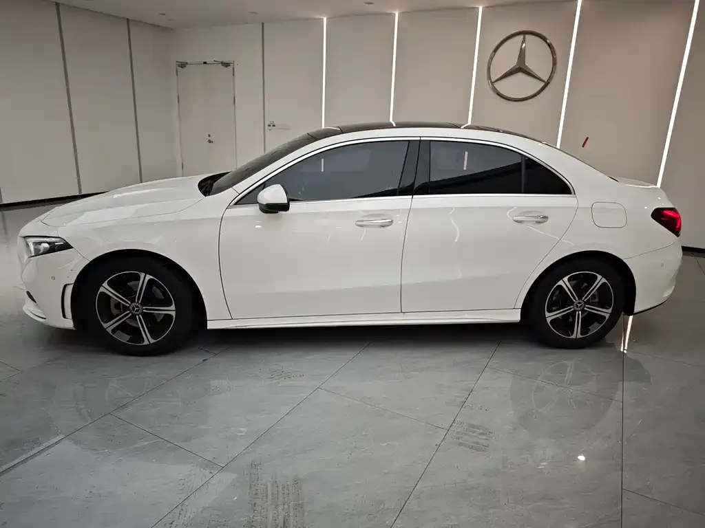 Mercedes-Benz A-Class 2023 из CN, фото 2