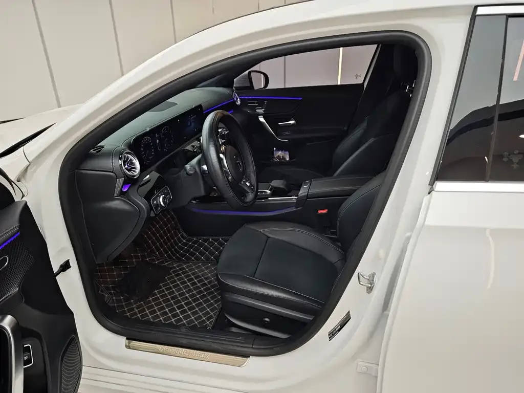 Mercedes-Benz A-Class 2023 из CN, фото 8