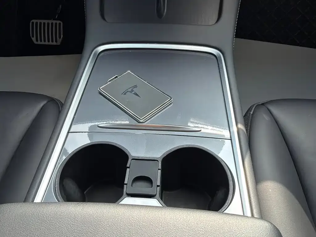Tesla Model Y 2024 из CN, фото 3