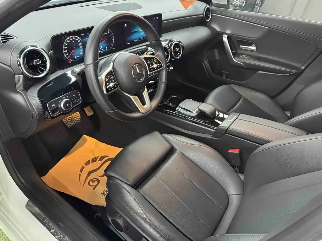 Mercedes-Benz A-Class 2023 из CN, фото 7