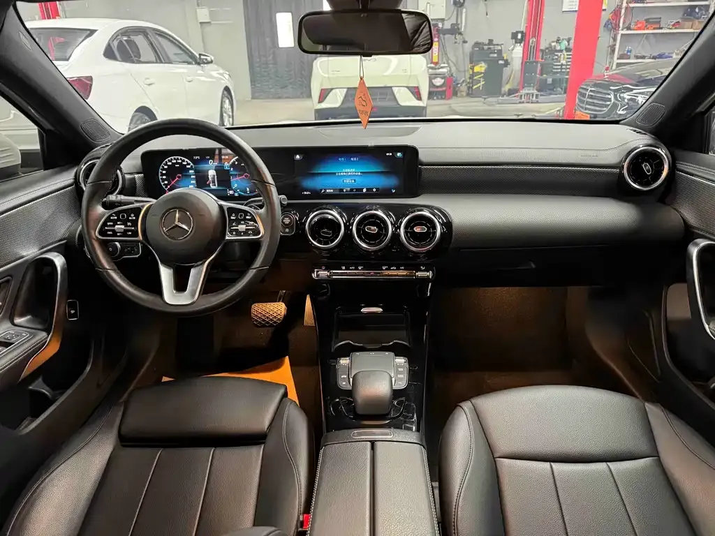 Mercedes-Benz A-Class 2023 из CN, фото 5
