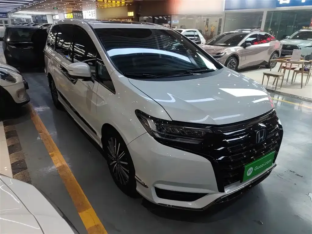 Honda Elysion 2023 из CN, фото 10