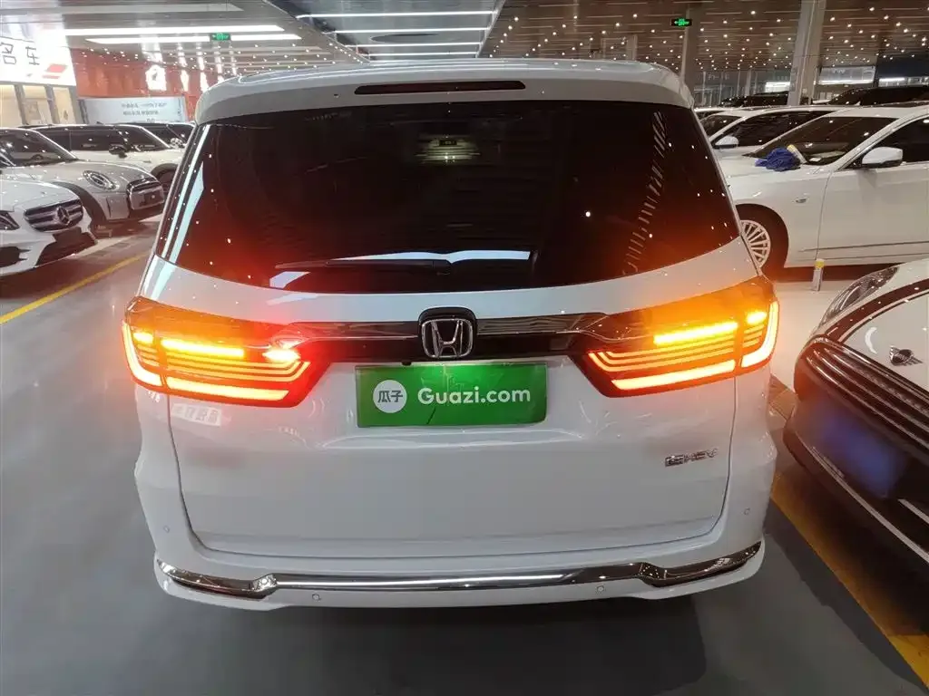 Honda Elysion 2023 из CN, фото 4