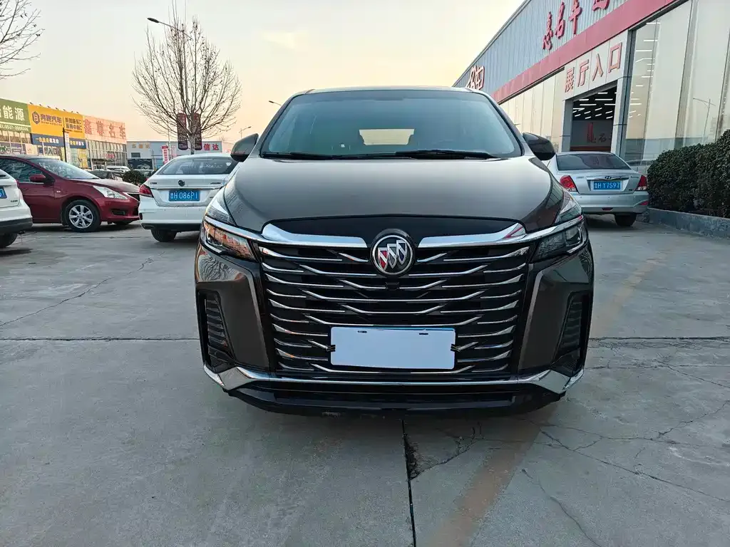 Buick GL8 2023 из CN, фото 1
