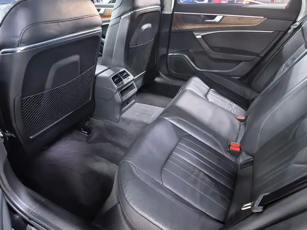 Audi A6L 2022 из CN, фото 10