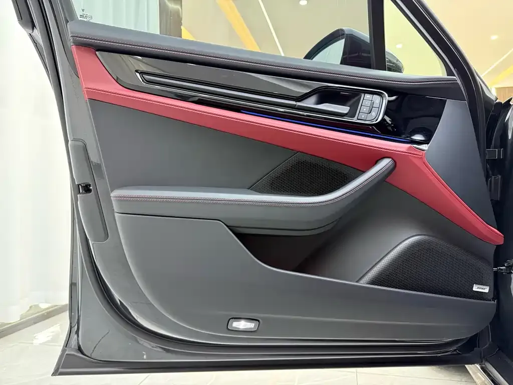 Porsche Panamera 2025 из CN, фото 7
