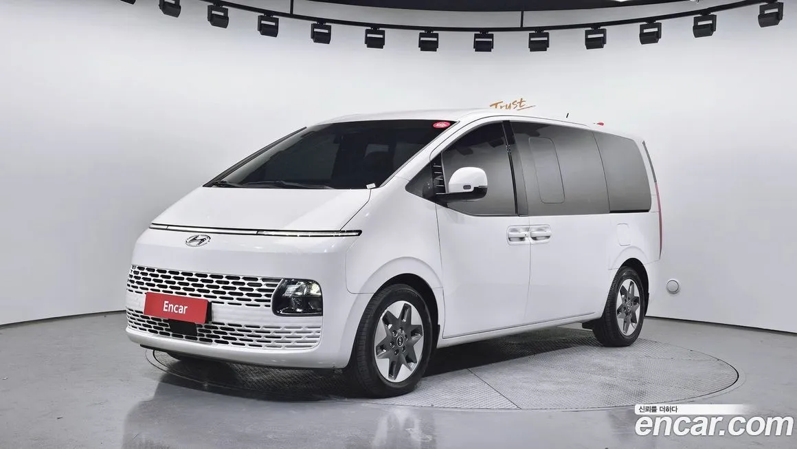 Hyundai Staria