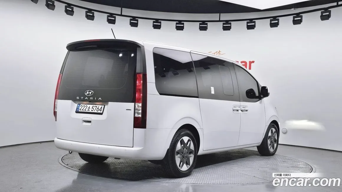 Hyundai Staria 2023 из KR, фото 2