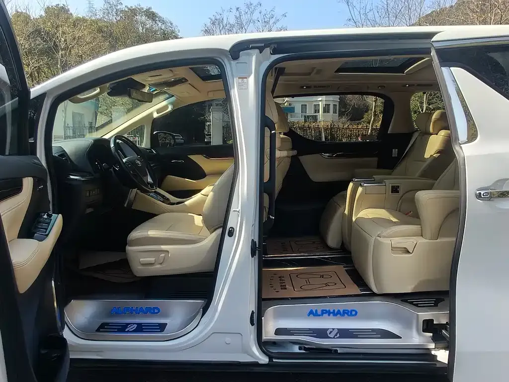 Toyota Alphard 2022 из CN, фото 6