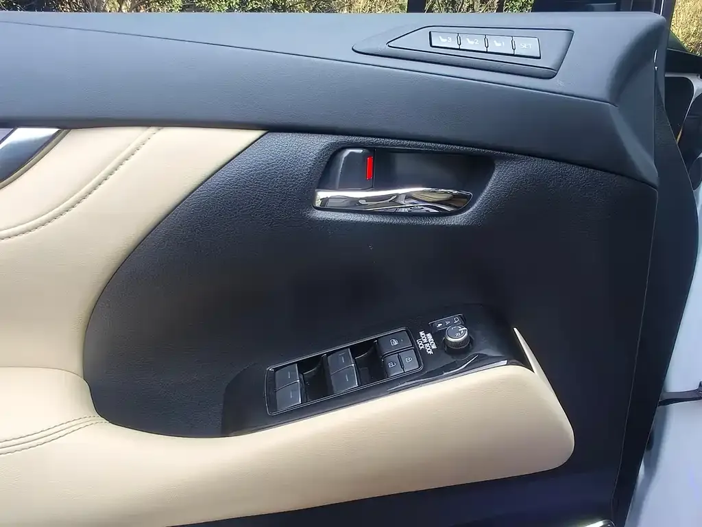 Toyota Alphard 2022 из CN, фото 2