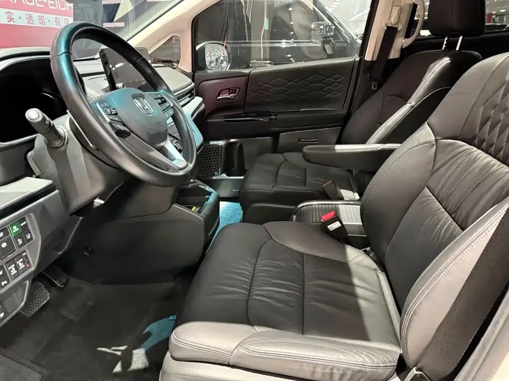 Honda Elysion 2023 из CN, фото 9