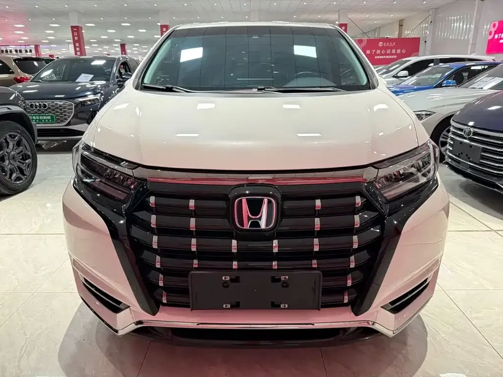 Honda Elysion 2023 из CN, фото 2