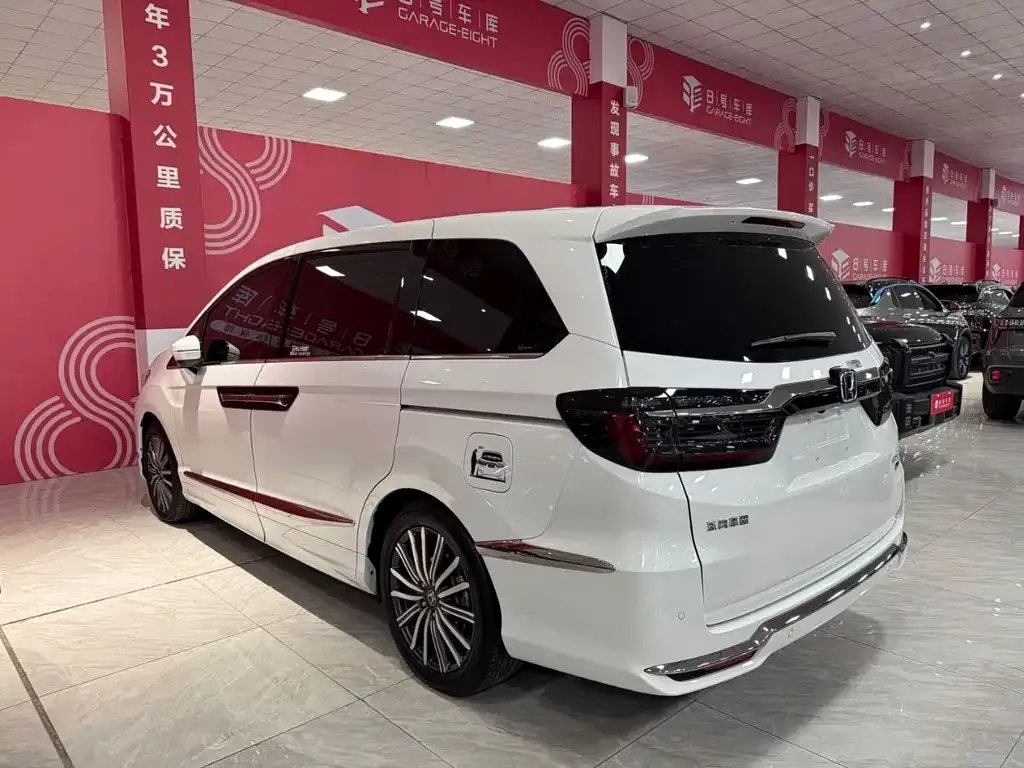 Honda Elysion 2023 из CN, фото 4