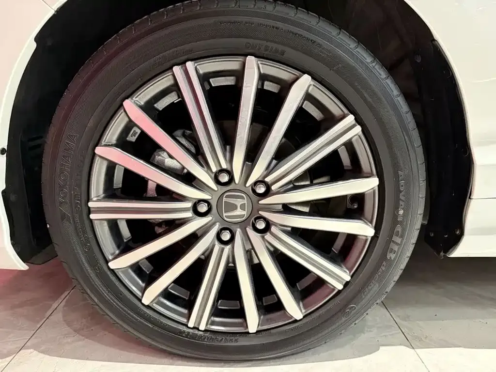 Honda Elysion 2023 из CN, фото 10