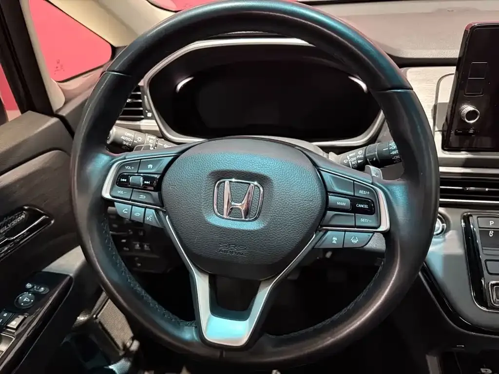 Honda Elysion 2023 из CN, фото 8