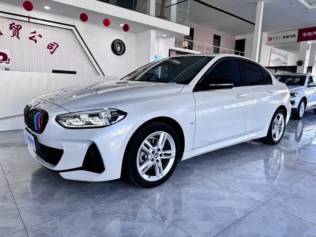 BMW 1 Series 2022 из CN, фото 1