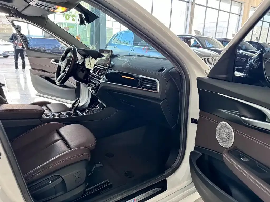 BMW 1 Series 2022 из CN, фото 6