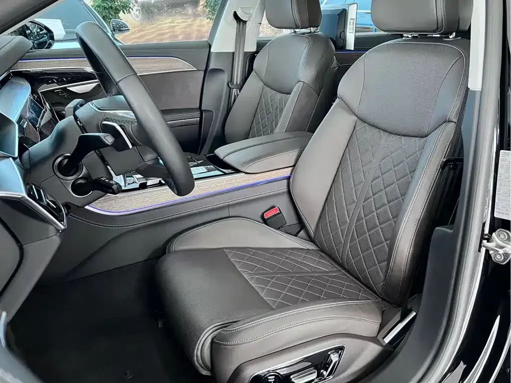 Audi A8 2024 из CN, фото 5