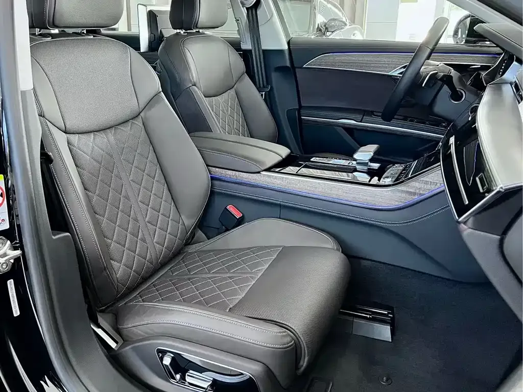 Audi A8 2024 из CN, фото 10