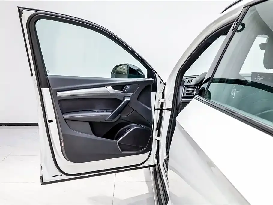 Audi Q5L 2023 из CN, фото 2