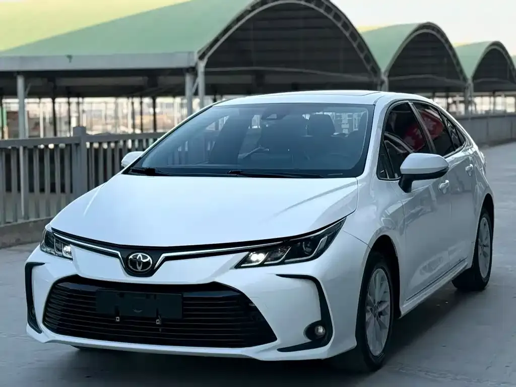 Toyota Corolla — фото 1
