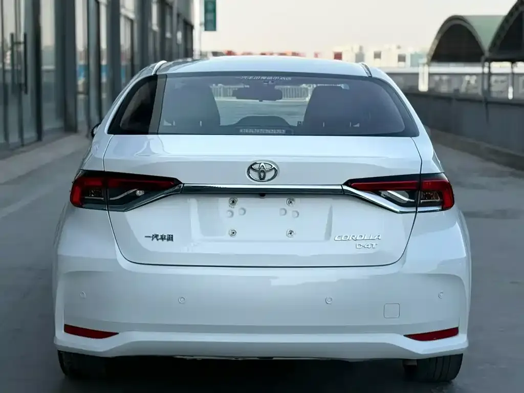 Toyota Corolla — фото 2