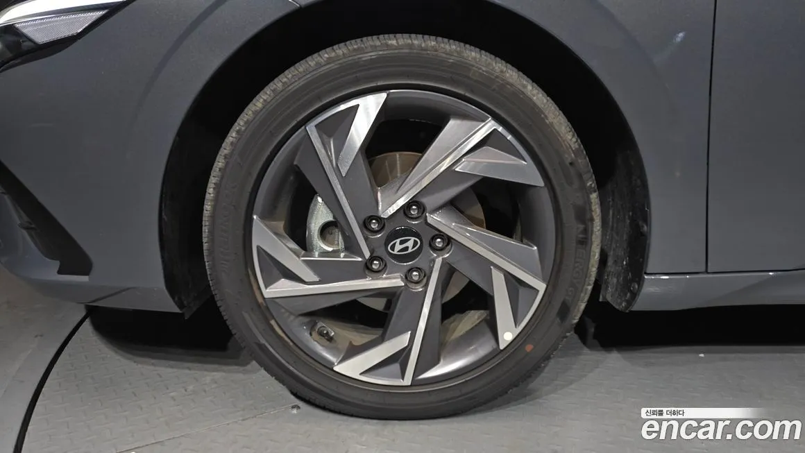 Hyundai AVANTE — фото 3