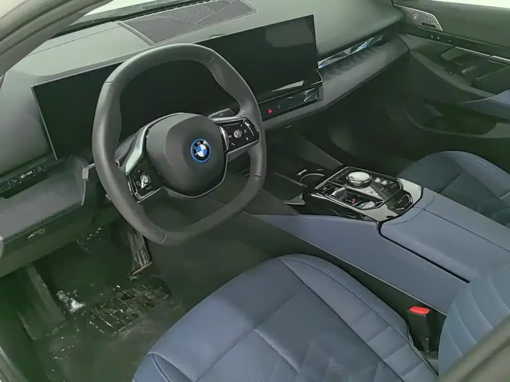 BMW i5 — фото 7