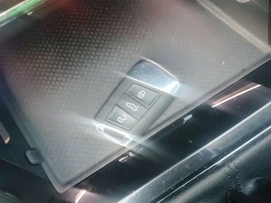 Volkswagen Passat 2022 из CN, фото 10