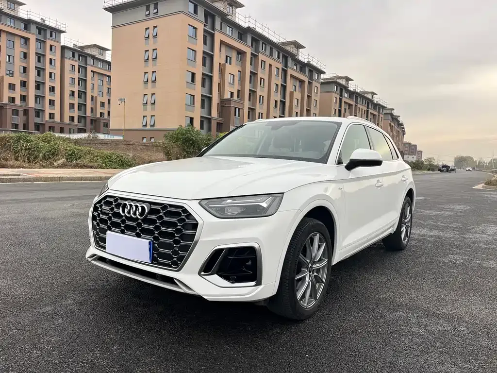 Audi Q5L 2023 из CN, фото 1
