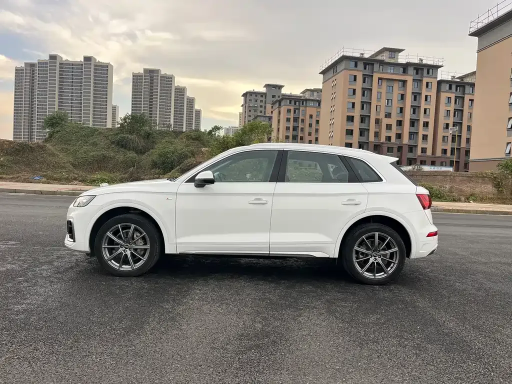Audi Q5L 2023 из CN, фото 10