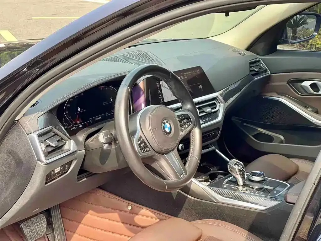 BMW 3 Series 2022 из CN, фото 2