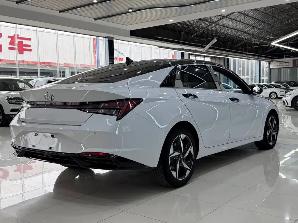 Hyundai Elantra 2023 из CN, фото 6