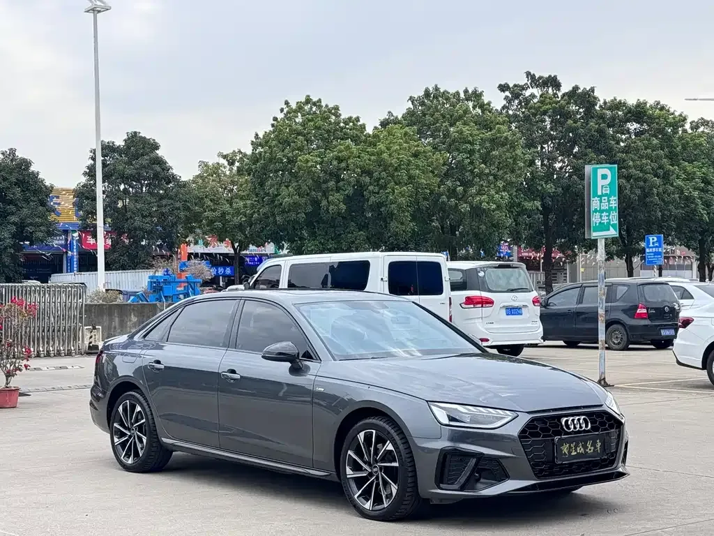 Audi A4L 2023 из CN, фото 3