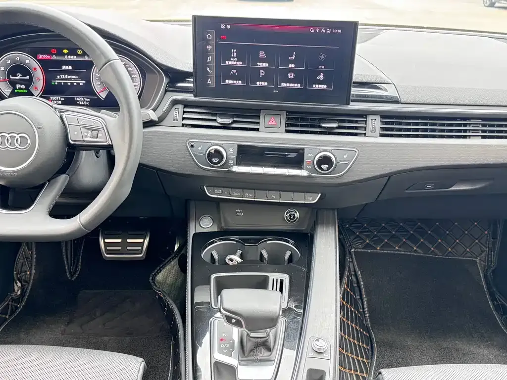 Audi A4L 2023 из CN, фото 2