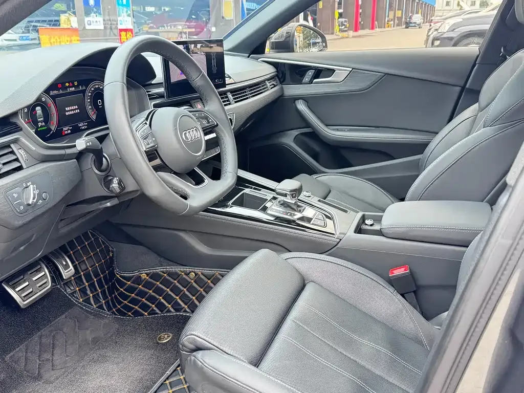 Audi A4L 2023 из CN, фото 7