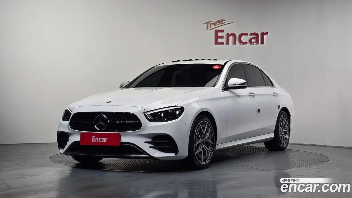 Mercedes-Benz E-Class — фото 1